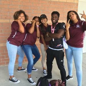 Meet your Posher, Alexanique